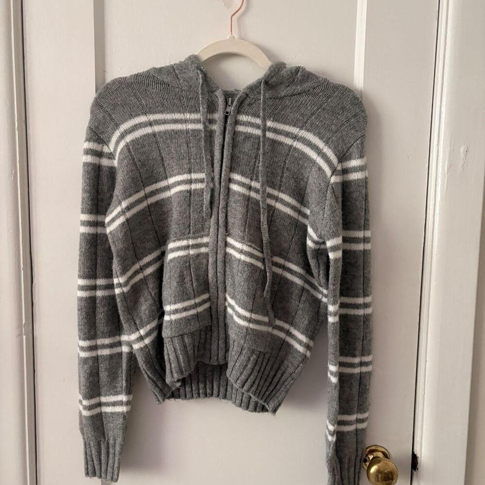 Gray stripped knit zip hoodie